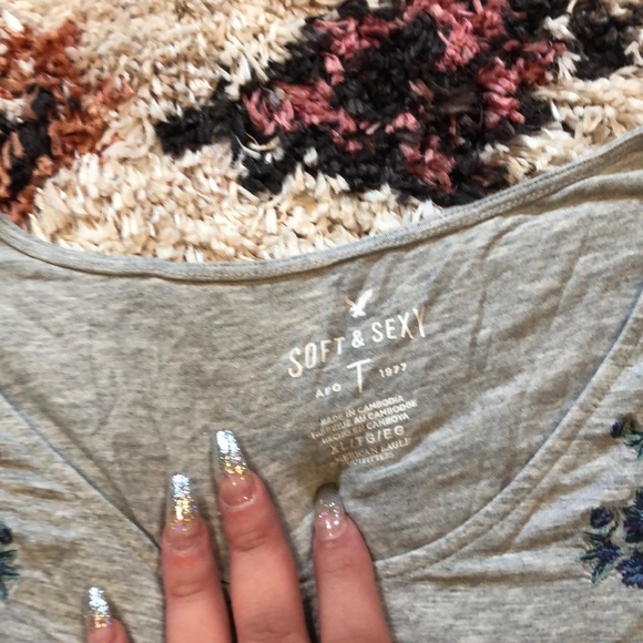 AE Soft & Sexy T - Picture 2 of 5